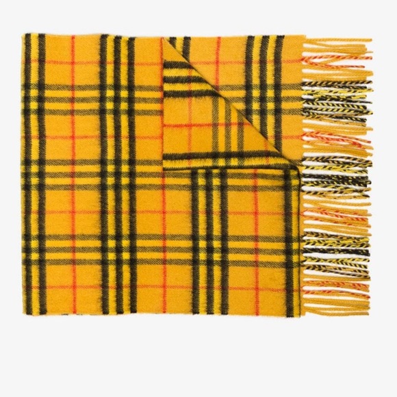 ‼️ SOLD‼️ Burberry Vintage Check Cashmere Scarf‼️ - Picture 4 of 6